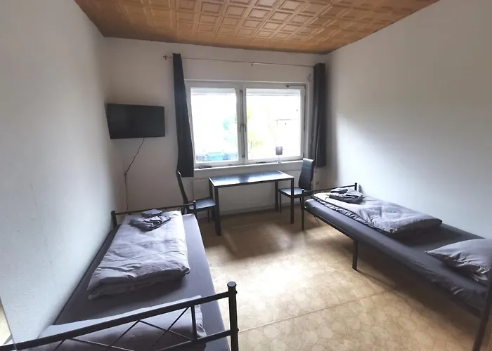 Monteur-haus Marat Biesdorf / Marzan / Hellersdorf Apartamento *