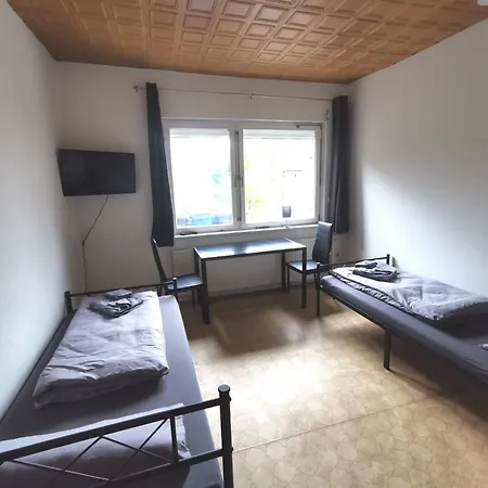 Monteur-haus Marat Biesdorf / Marzan / Hellersdorf Apartmán *