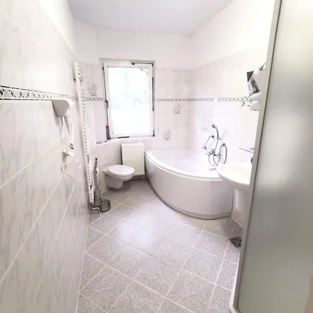 Monteur-haus Marat Biesdorf / Marzan / Hellersdorf * Berlin